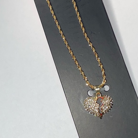 Iced out broken heart hip hop pendant on 24 inch gold plated rope chain - Picture 4 of 9